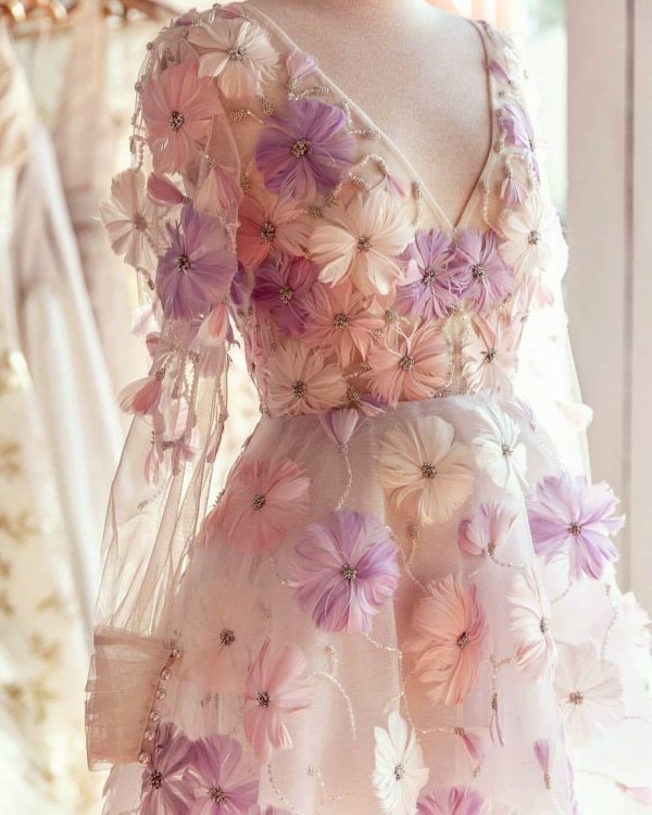 нежное платье