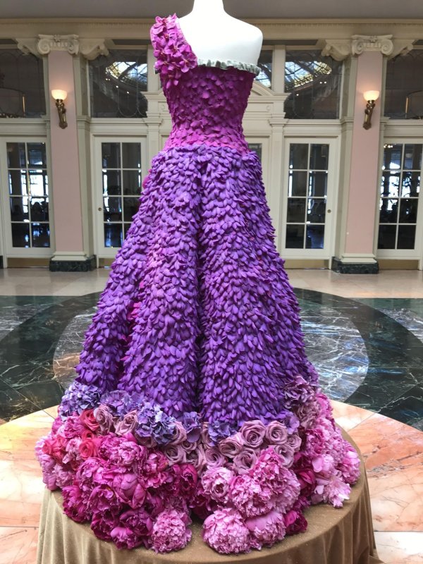 платья из цветов