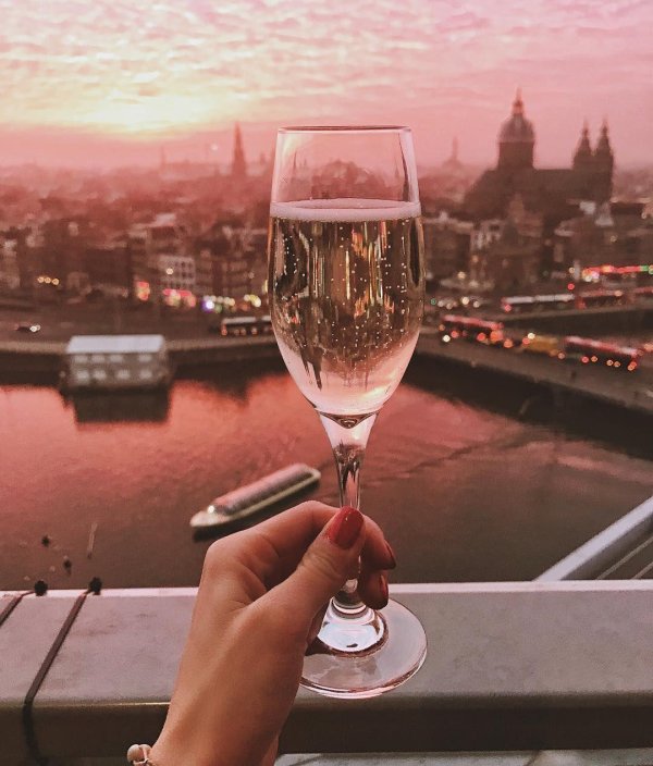 шампанское в бокале эстетика