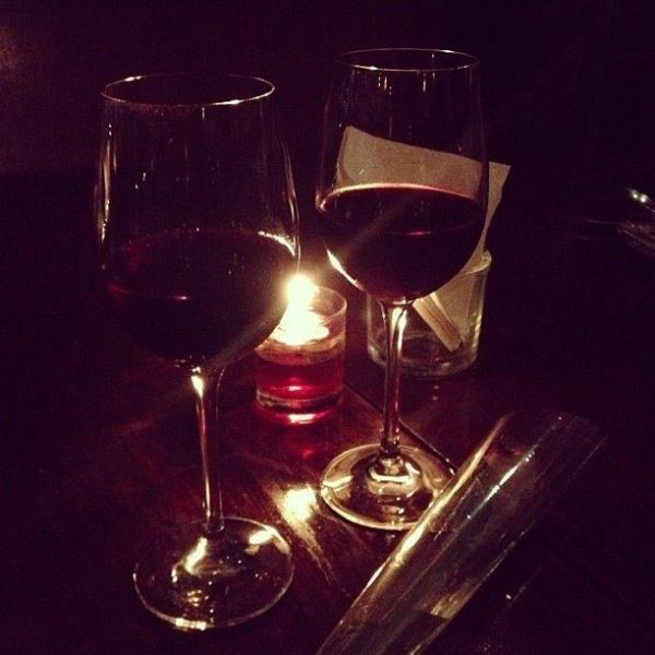 два бокала вина