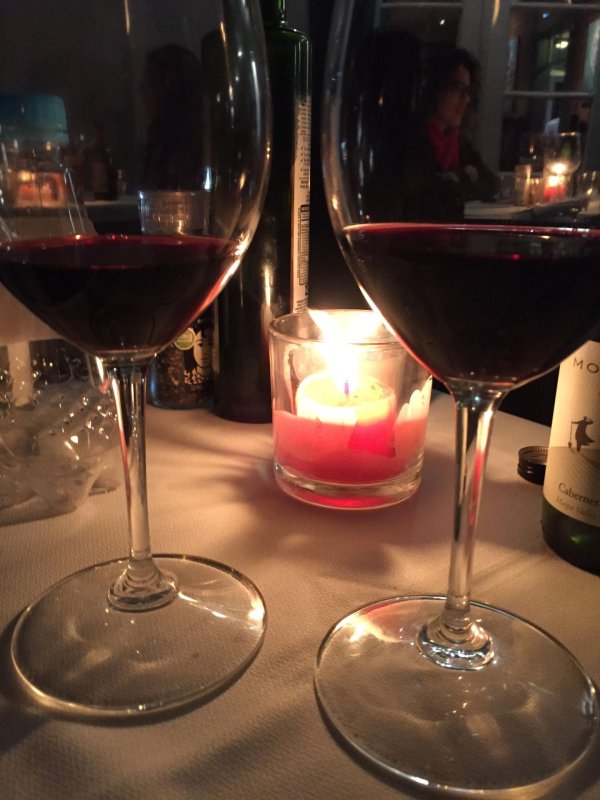 два бокала вина