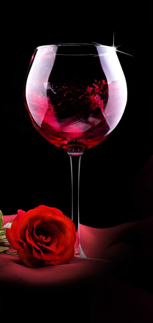 роза в бокале