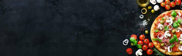 пицца на темном фоне