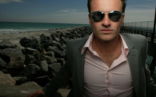 красивые мужчина