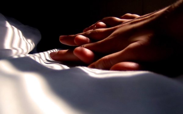 нежное прикосновение