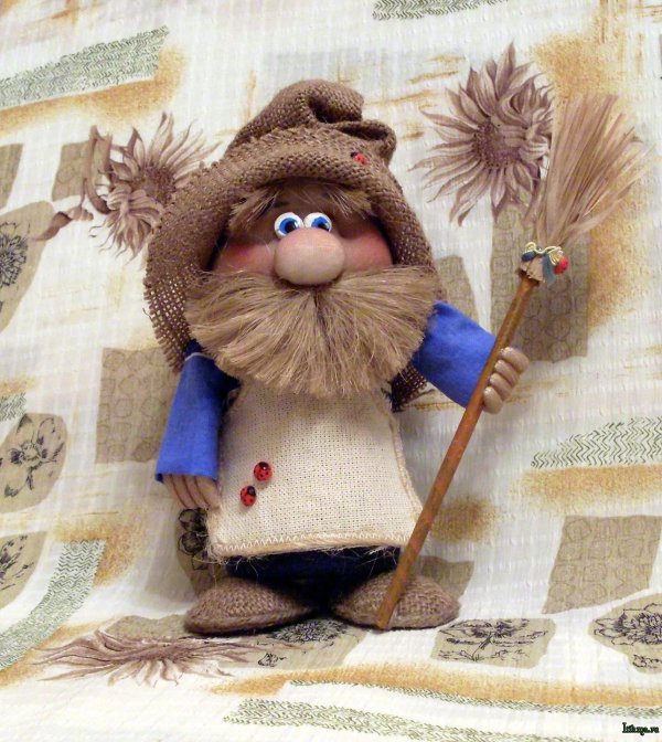 игрушка домовой