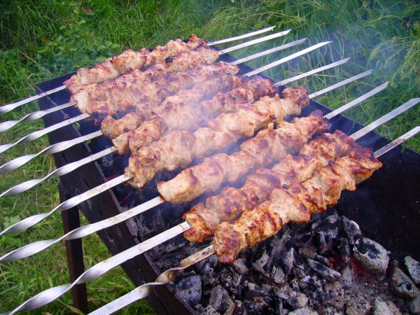 шашлыки на шампурах