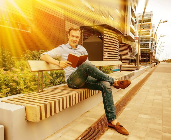 молодой мужчина