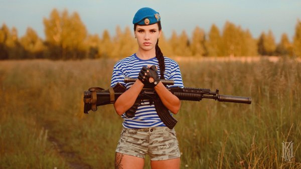 красивые десантники