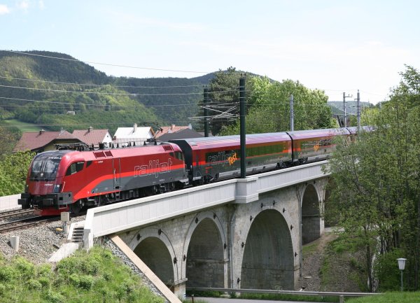 поезд matterhorn gotthard bahn