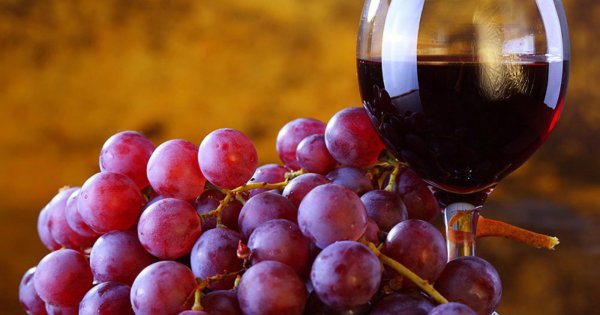 красный виноград