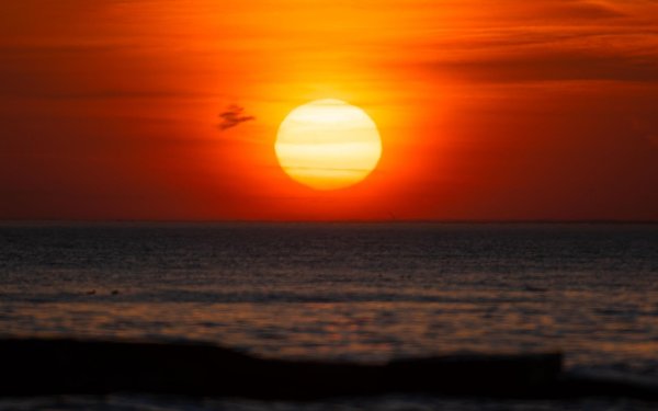 закат над морем