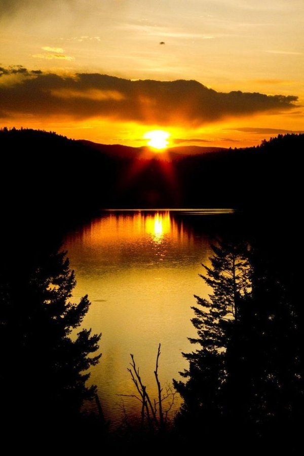 солнце горы золотило