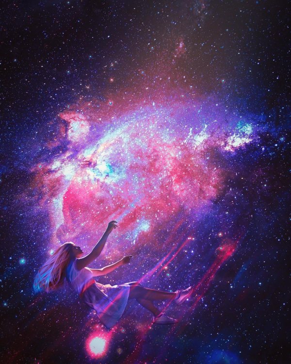 космическая девушка