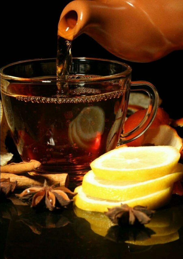 чашка чая с лимоном
