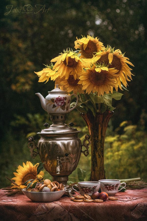 самовар на столе