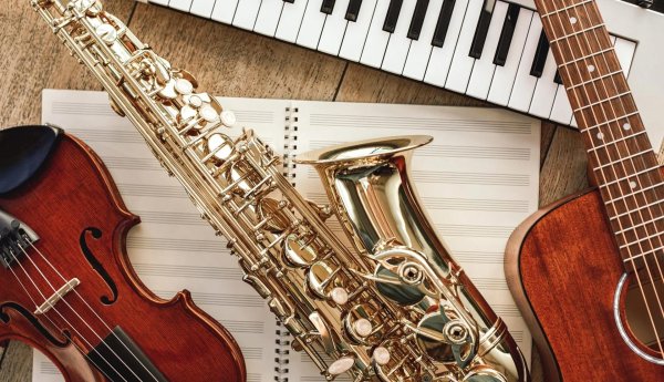 золотой саксофон