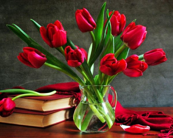 натюрморт с тюльпанами