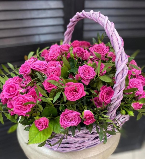 розы в корзинке