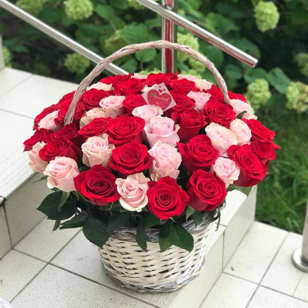 корзинка с розами