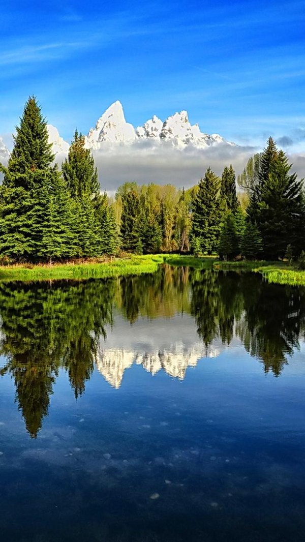 горы с озером