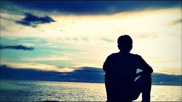 люди у моря