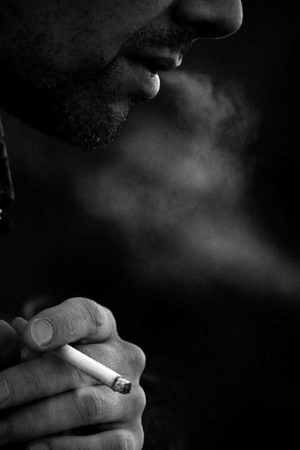 курящие парни