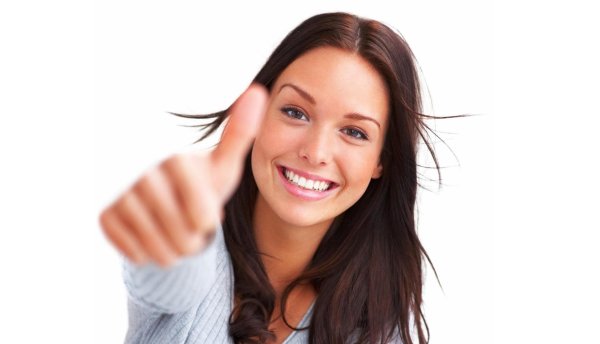 женщина показывает класс