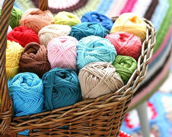 клубки ниток