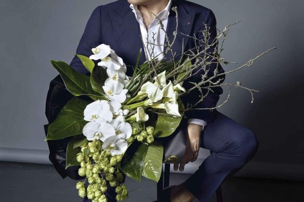 дарят ли мужчинам цветы