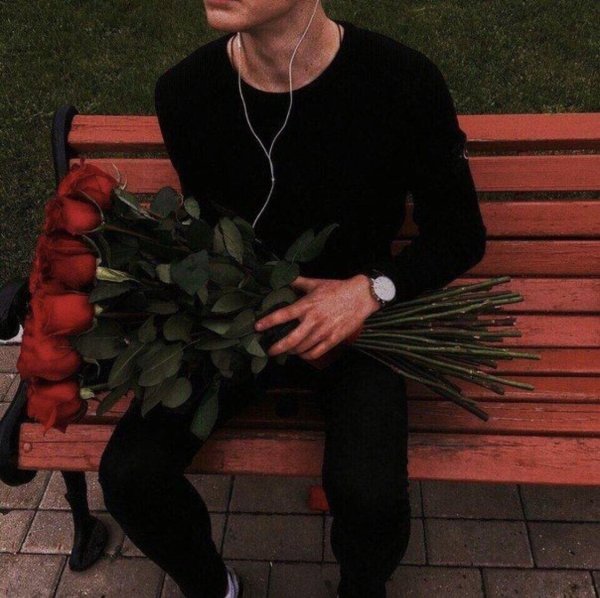 пацан с розой