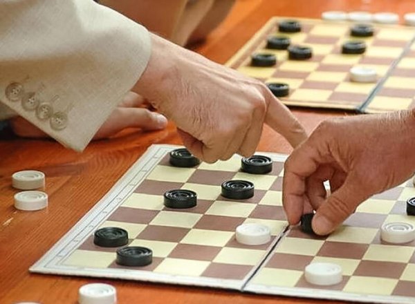 турнир по шашкам