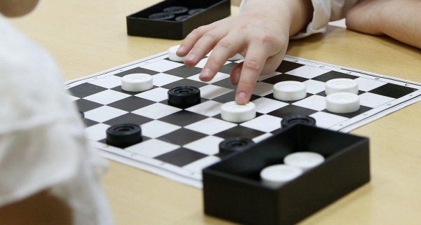 турнир по шашкам