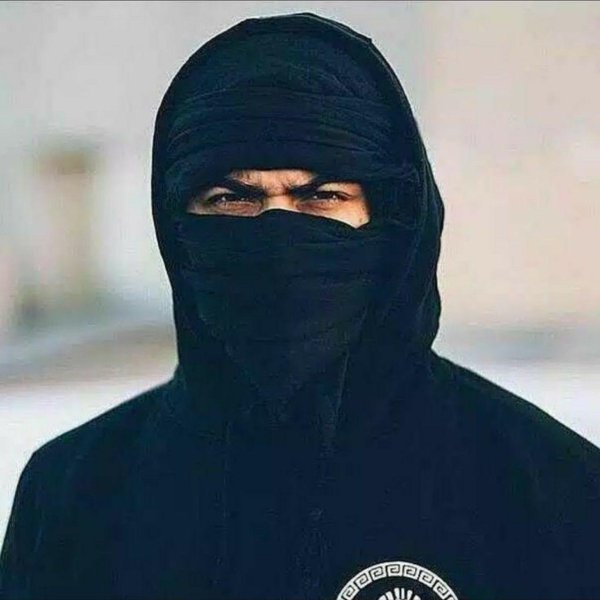 араб в маске