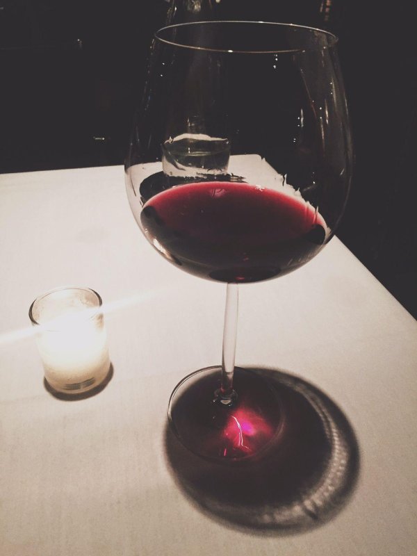 фужер с вином