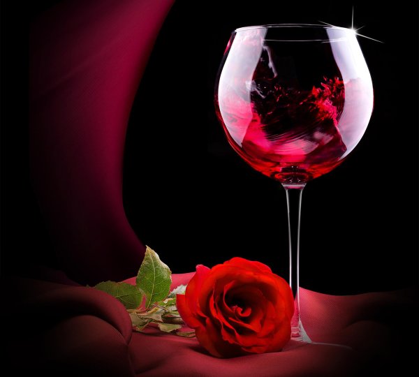 роза в бокале