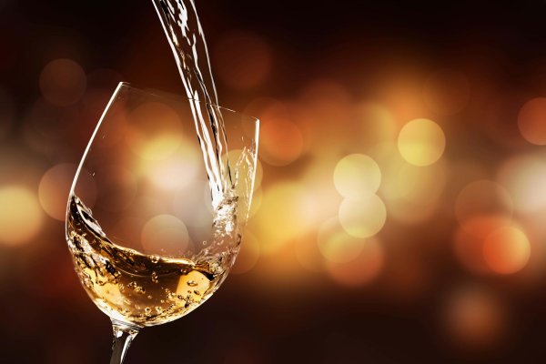 коньяк в бокале