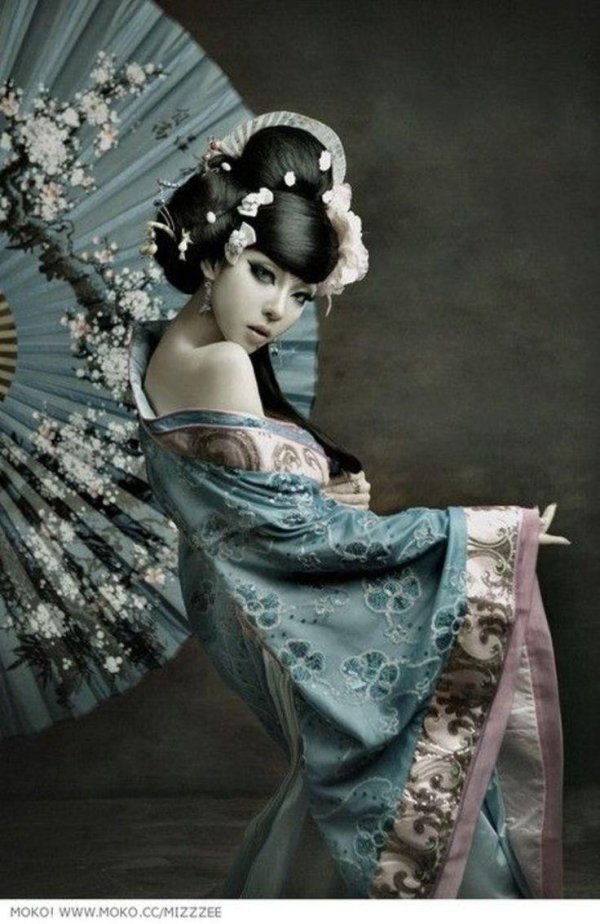 гейша с веером