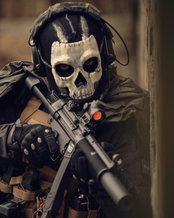 саймон гоуст райли