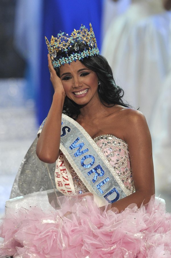 ивиан саркос