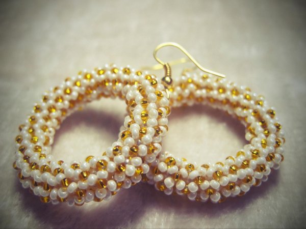 серьги кольца бисер