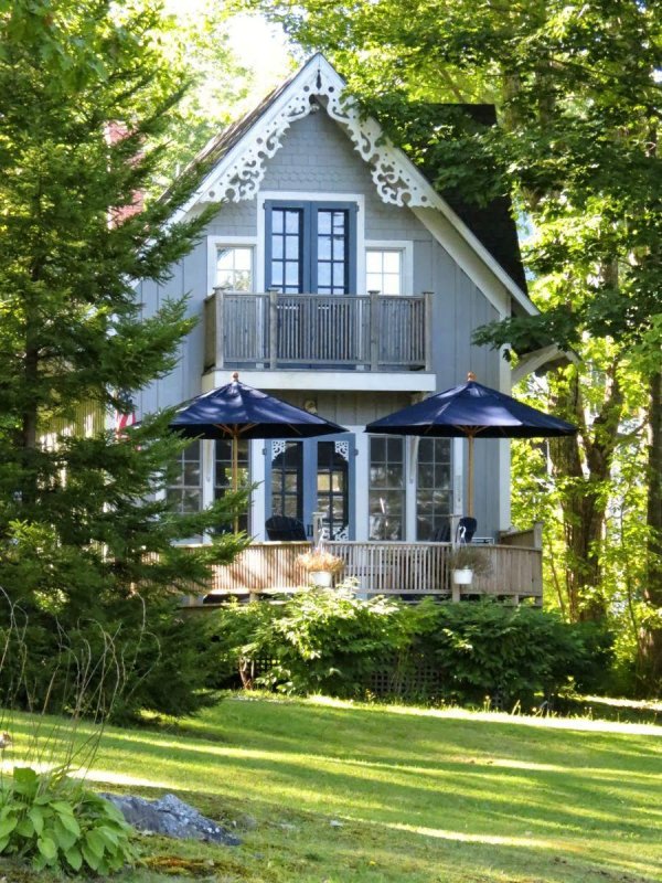 красивые загородные дома