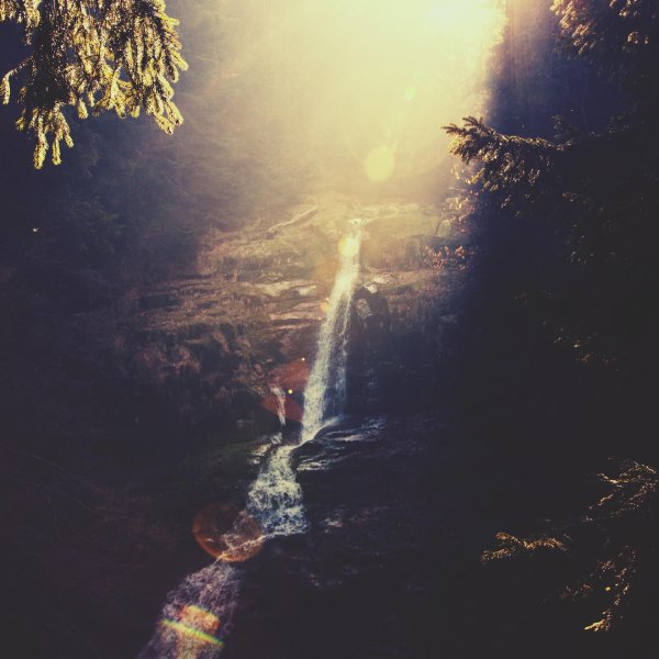 водопад солнце