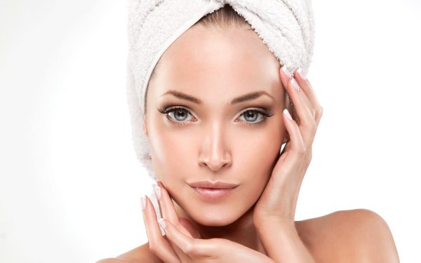 девушка с чистой кожей