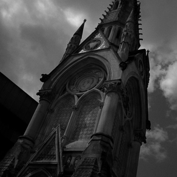 готическая церковь