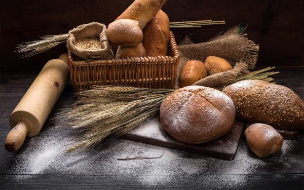 хлеб на столе