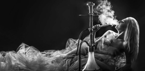 девушки с кальяном