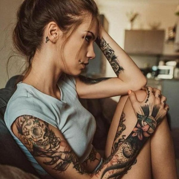 модели с татуировками