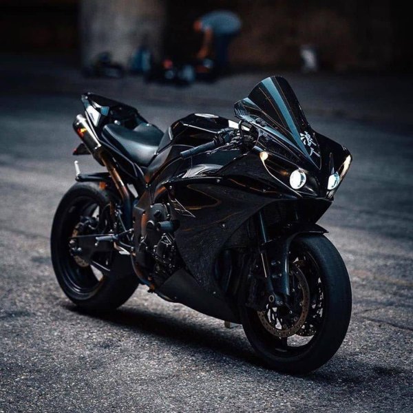 спортбайк ямаха р1 чёрный