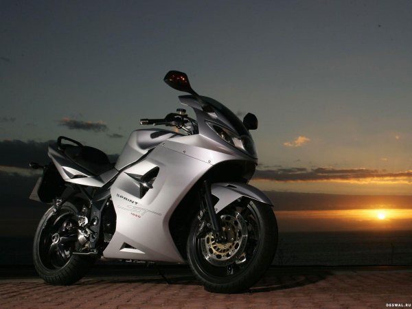 triumph sprint st 1050